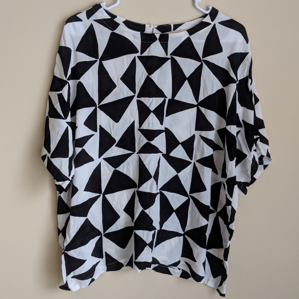 Loft | Black White Large Geometric Top